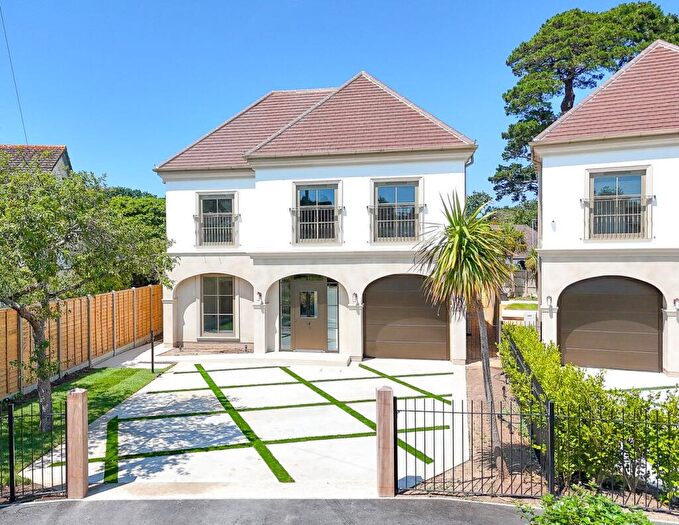 4 Bedroom Detached House For Sale In East Cliff Way, Friars Cliff, Christchurch, BH23