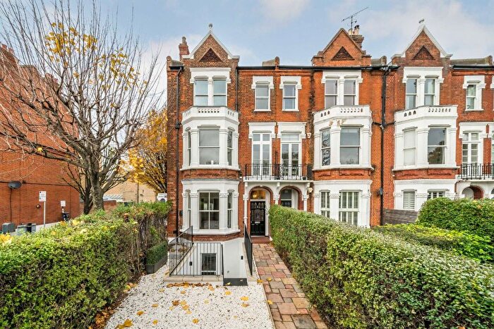 6 Bedroom Semi Detached House For Sale In Clapham Common North Side, Clapham Common North Side, SW4