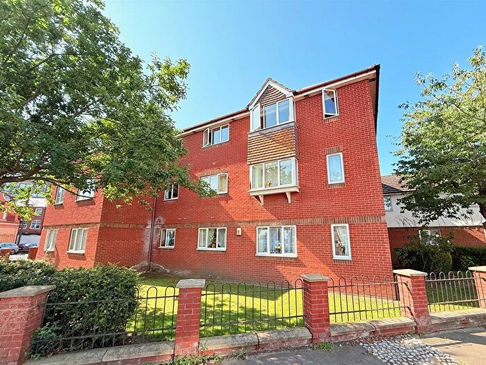 2 Bedroom Flat For Sale In Trafalgar Court, Great Yarmouth, NR30