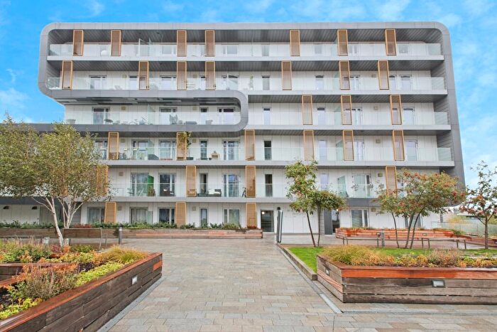 2 Bedroom Flat For Sale In Love Lane, London, SE18