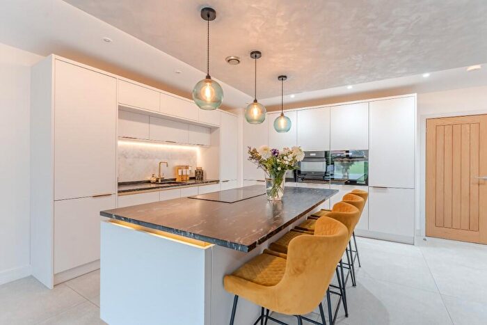 5 Bedroom Detached House For Sale In Poplars Farm Road, Barton Seagrave, NN15