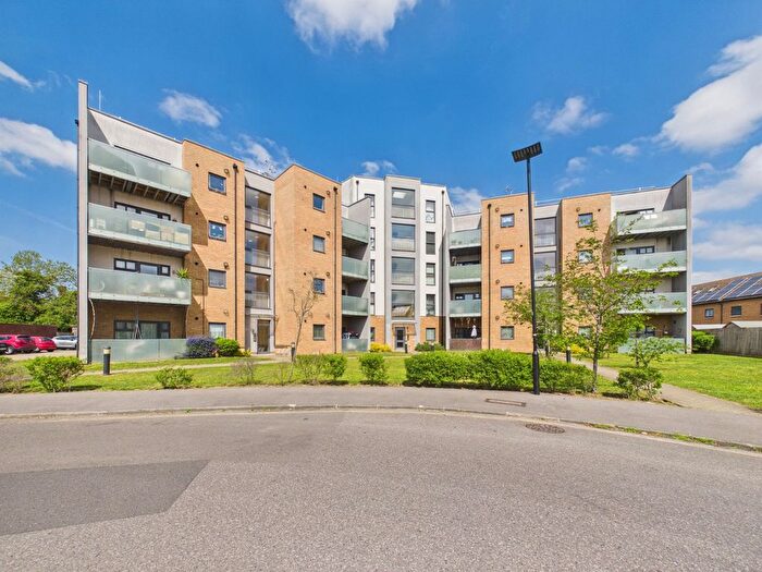 2 Bedroom Flat For Sale In Spring Road, Feltham, TW13