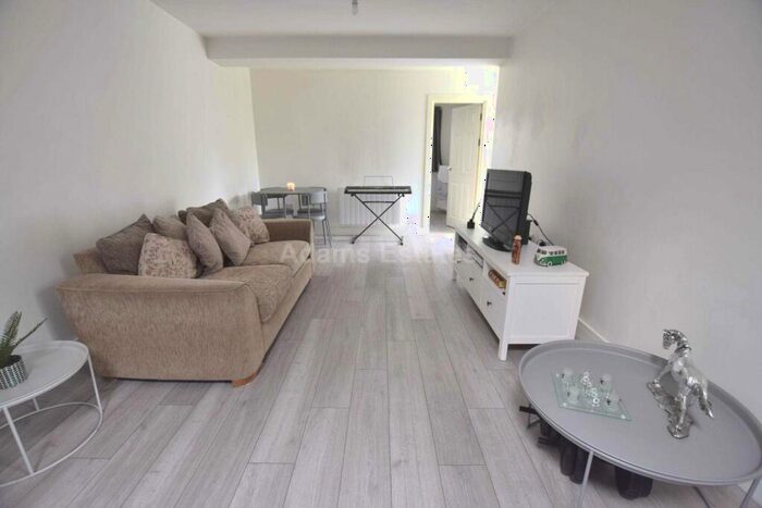 1 Bedroom Apartment To Rent In Park View Drive South, Reading, RG10