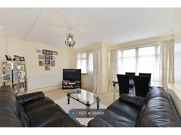 3 Bedroom Flat To Rent In Poplar, London, E14