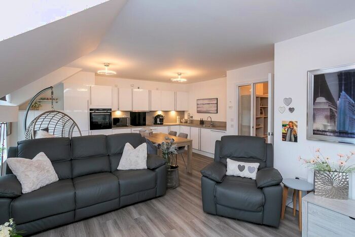 2 Bedroom Flat For Sale In Byrne Crescent, Balerno, EH14