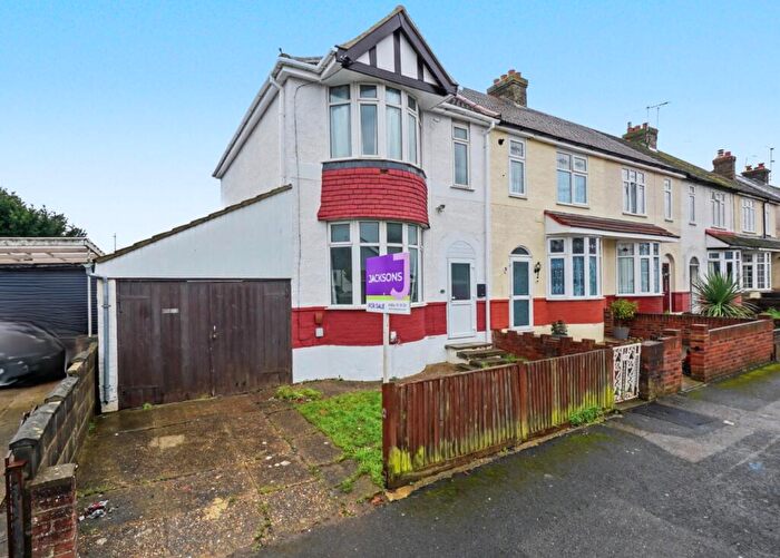 3 Bedroom End Of Terrace House For Sale In Brenchley Road, Rainham, ME8