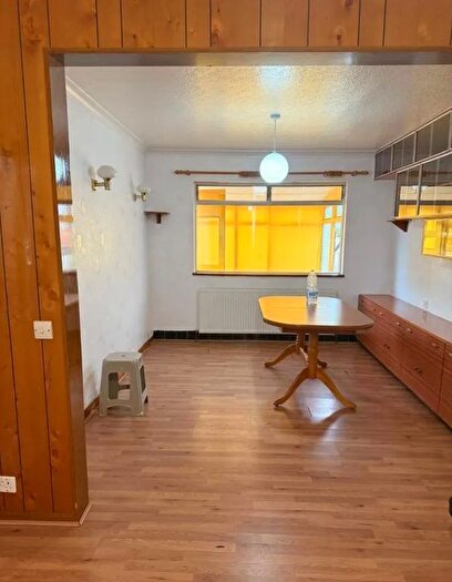 3 Bedroom Semi-Detached House To Rent In Beechwood Rise, Watford, Hertfordshire, WD24