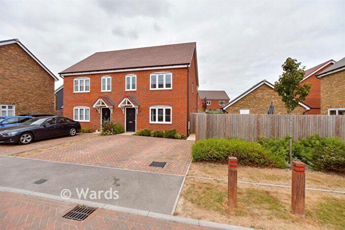 3 Bedroom Semi-Detached House For Sale In Butterfield Way, Ash, Kent, CT3