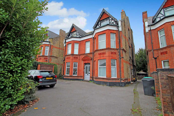 Studio To Rent In Park Road, Surbiton, KT5