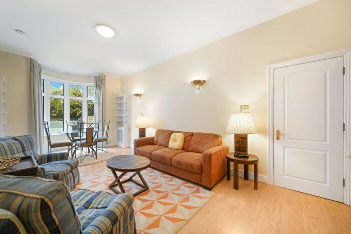 2 Bedroom Flat To Rent In William Court, Hall Road, NW8