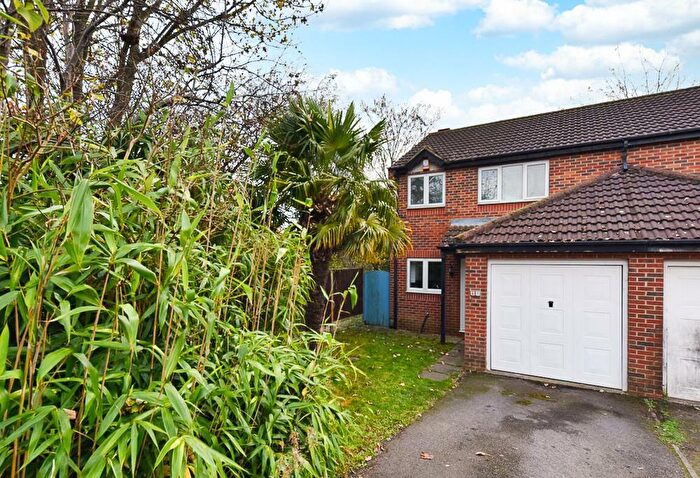 3 Bedroom Semi-Detached House To Rent In Lawrence Avenue, Colwick, Nottingham, NG4