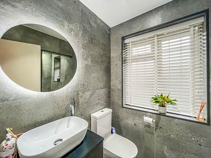 2 Bedroom Bungalow For Sale In Hastings Road, Battle, TN33