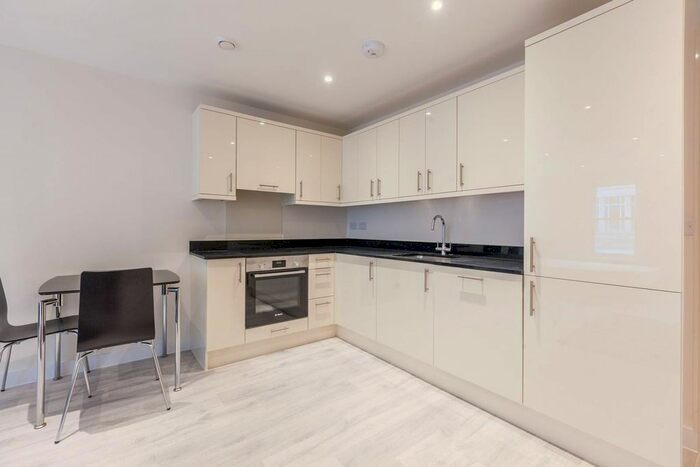 Studio To Rent In Brixton, Brixton, London, SW9