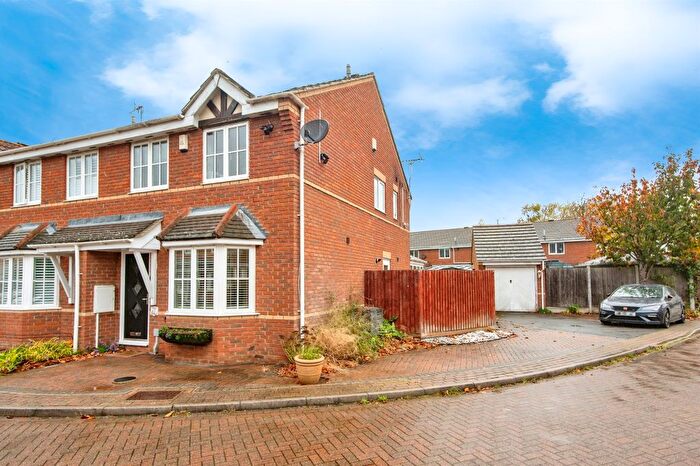 3 Bedroom Semi Detached House For Sale In Cherry Tree Drive, South Ockendon, RM15