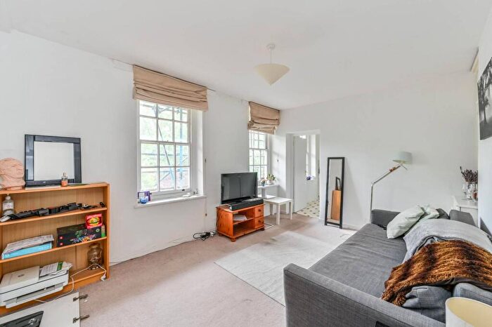 3 Bedroom Terraced House To Rent In Vicarage Crescent, Battersea, London, SW11