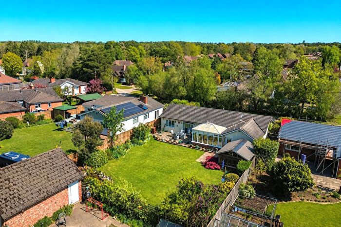 3 Bedroom Bungalow For Sale In Pelican Road, Pamber Heath, Tadley, Hampshire, RG26