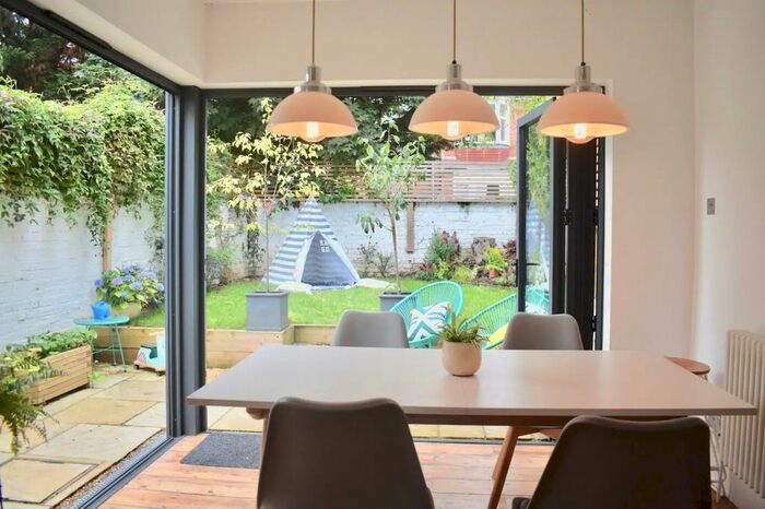 3 Bedroom Town House To Rent In ML - Frith Road, Hove, Brighton BN3