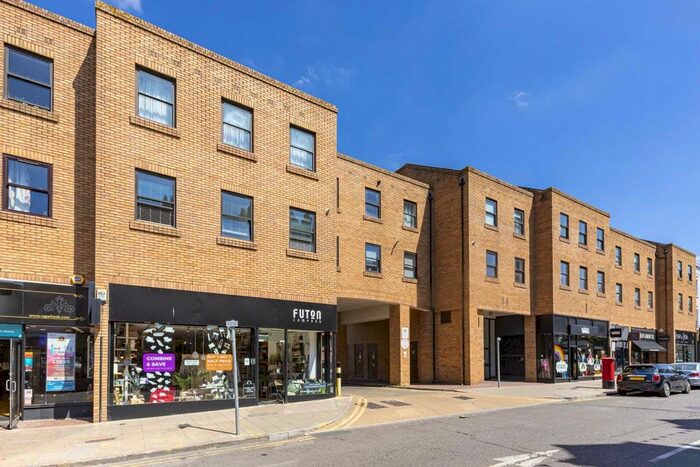 1 Bedroom Flat To Rent In Fife Road, Kingston Upon Thames, KT1