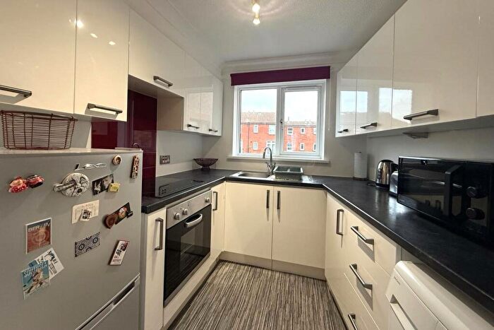 1 Bedroom Flat To Rent In Single Occupants Only. Florence Road, Southsea Part Furnished, PO5