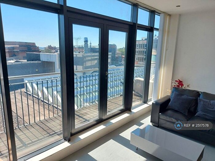 2 Bedroom Flat To Rent In The Axis, Nottingham, NG1