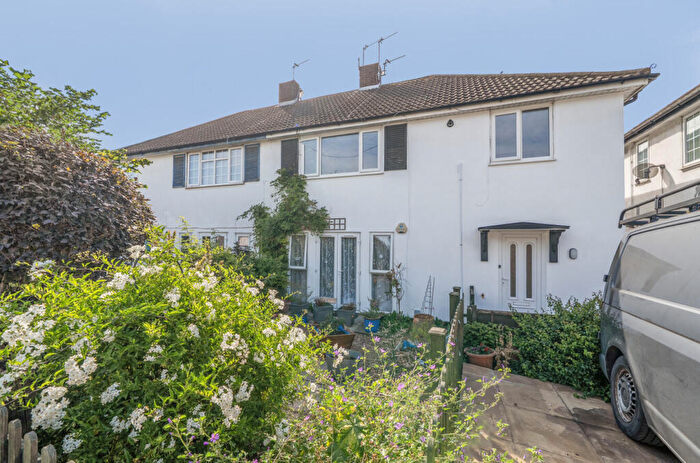 2 Bedroom Maisonette For Sale In Mera Drive, Bexleyheath, Kent, DA7