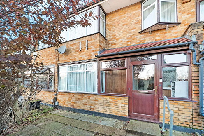 3 Bedroom Terraced House For Sale In Lakeland Close, Chigwell, Essex, IG7