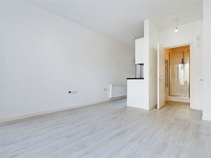 Studio To Rent In Boundary Road, Hove, BN3