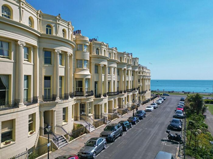 2 Bedroom Apartment For Sale In Brunswick Square, Hove, BN3