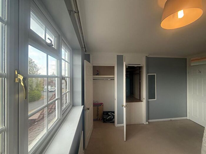 4 Bedroom Detached House To Rent In Pickford Close, Nuneaton, CV11