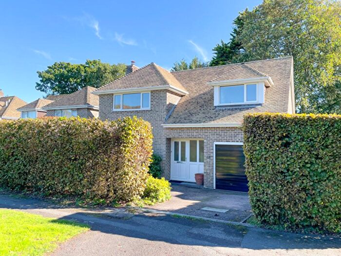 3 Bedroom Detached House For Sale In Durrant Way, Sway, Lymington, SO41