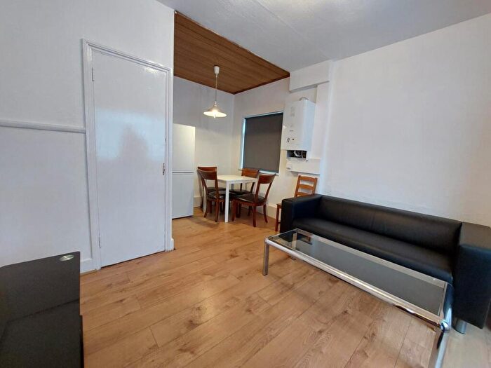 1 Bedroom Flat To Rent In Regents Park Road, Finchley, London, N3