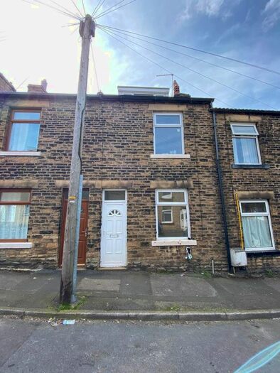 3 Bedroom Terraced House To Rent In Mount Street, Eccleshill, Bradford, BD2