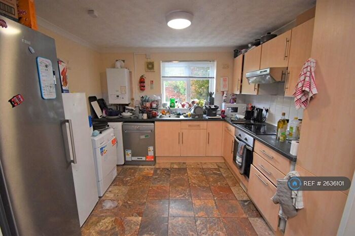 6 Bedroom Terraced House To Rent In Christchurch Road, Reading, RG2