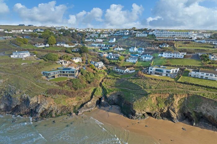 6 Bedroom Terraced House For Sale In Brookfield, Mawgan Porth, TR8