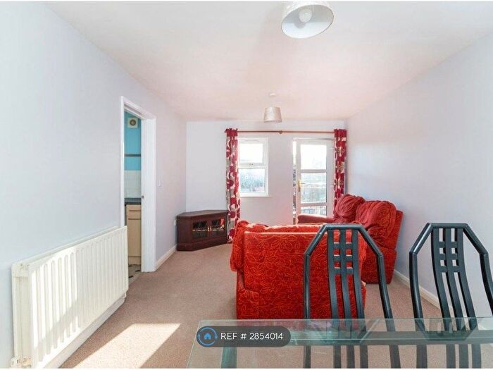 2 Bedroom Flat To Rent In St. Johns Court, Bristol, BS3