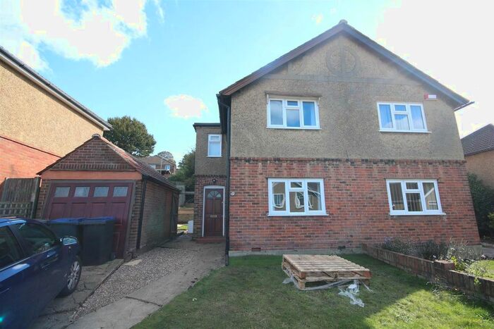 2 Bedroom Semi-Detached Bungalow To Rent In Pretoria Road, Canterbury, CT1