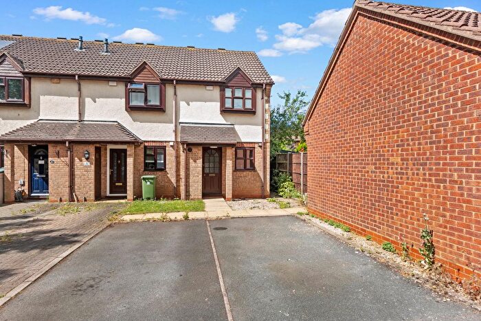 2 Bedroom End Of Terrace House For Sale In Yarrow Close, Worcester., WR5