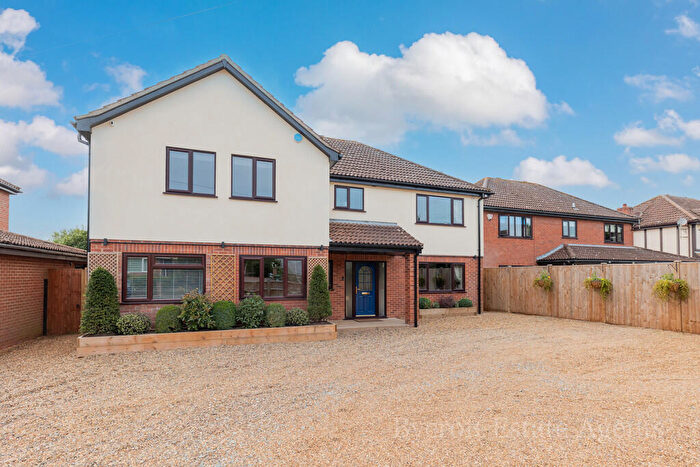 5 Bedroom Detached House For Sale In Bridge Road, Potter Heigham, NR29
