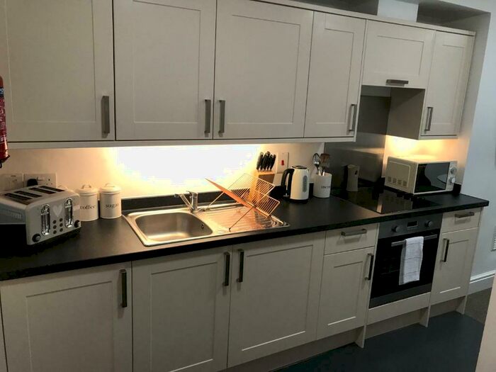 Studio To Rent In Berkeley Square, Bristol, BS8 - Photo 3