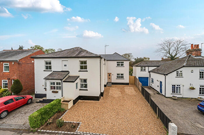 4 Bedroom Semi-Detached House For Sale In Davis Street, Hurst, Reading, Berkshire, RG10