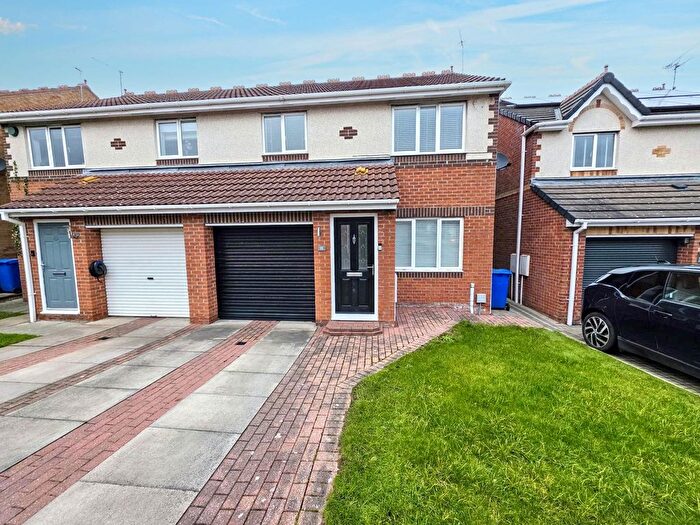 3 Bedroom Semi-Detached House For Sale In Silverdale Road, Cramlington, NE23