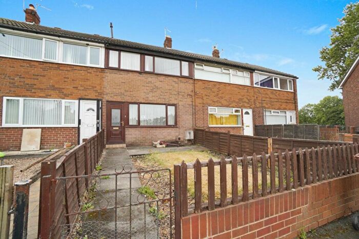 3 Bedroom Town House To Rent In Dawlish Grove, Leeds, LS9