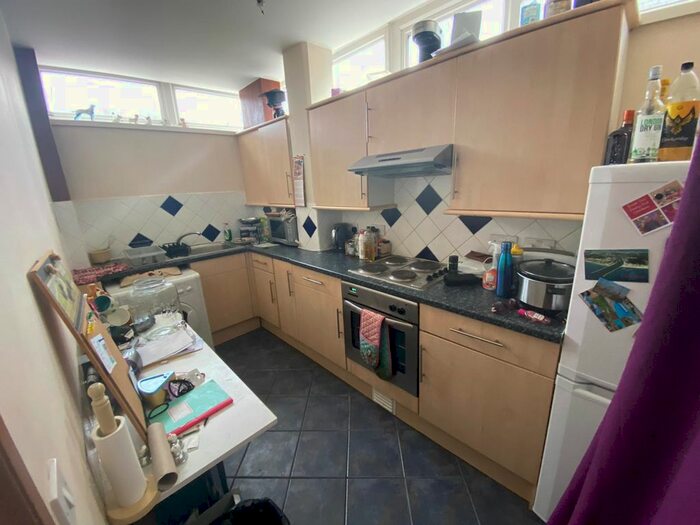1 Bedroom Property To Rent In Parkview Mansions, New Road, Southampton, SO14