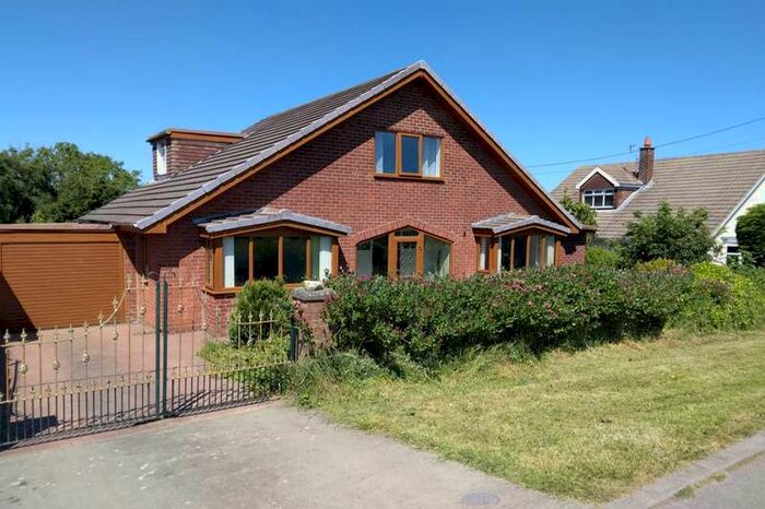 4 Bedroom Detached Bungalow For Sale In Low Stanghow Road, Lingdale, Saltburn-by-the-sea, Cleveland, TS12