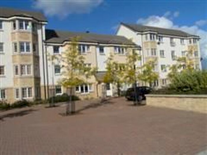 2 Bedroom Flat To Rent In Simpson Square, Perth, PH1