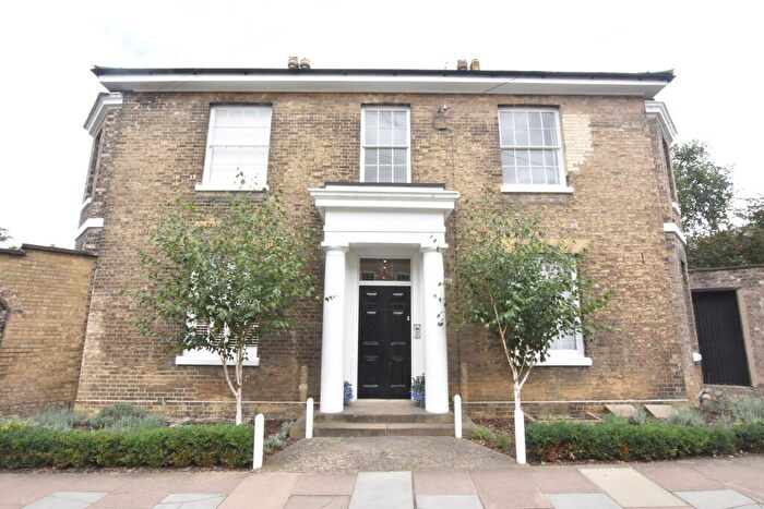 2 Bedroom Flat To Rent In Southgate Street, Bury St Edmunds, IP33