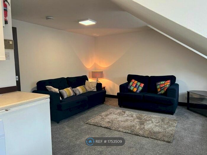 1 Bedroom Flat To Rent In Stirling Street, Aberdeen, AB11