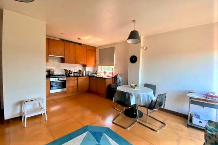 1 Bedroom Flat To Rent In Pomeroy Street, New Cross, SE14