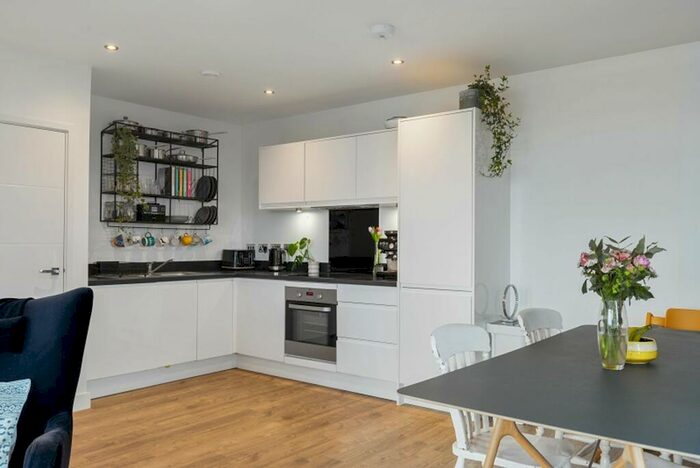 3 Bedroom Flat To Rent In Apple Yard, Lambourne House Apple Yard, SE20