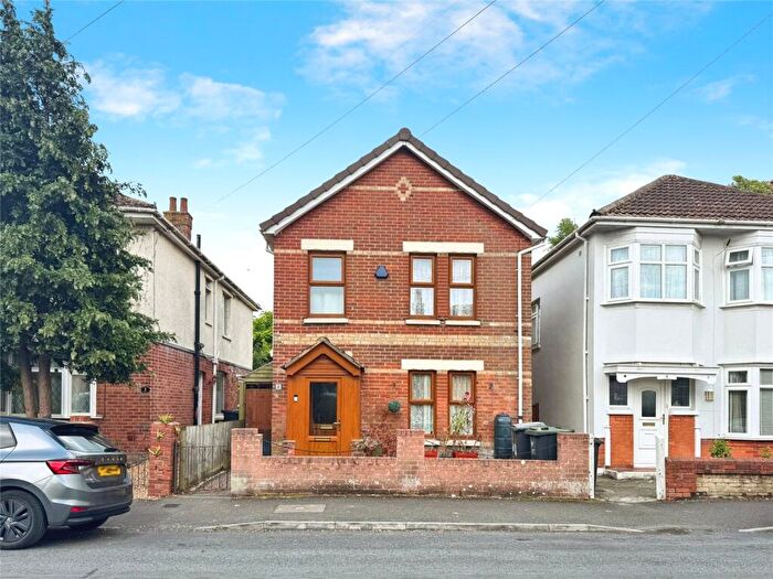 2 Bedroom Detached House For Sale In Clive Road, Bournemouth, Dorset, BH9